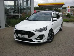 Weiß Gebraucht 2024 Ford Focus ST-Line X Limousine | 26.990 € (Fairer Preis)