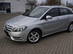 Silber Gebraucht 2012 Mercedes B180 Van / Kleinbus | 5.499 € (Fairer Preis)