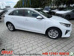 (hw2) deluxeweiss met. Gebraucht 2021 Kia Ceed Vision Limousine | 17.900 € (Guter Preis)