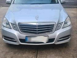 Silber Gebraucht 2011 Mercedes E220 Limousine | 14.500 € (Teuer)