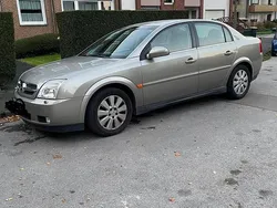 Gold Gebraucht 2003 Opel Vectra Limousine | 2.000 €
