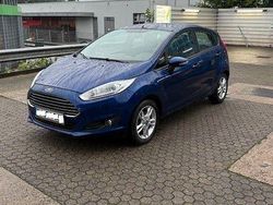 Blau Gebraucht 2015 Ford Fiesta Celebration Kleinwagen | 7.990 € (Fairer Preis)