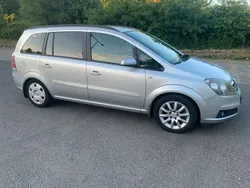 Silber Gebraucht 2005 Opel Zafira Edition Van / Kleinbus | 2.450 € (Fairer Preis)