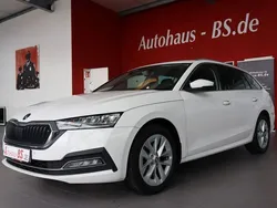 Weiß Gebraucht 2023 Skoda Octavia Kombi | 20.749 € (Guter Preis)