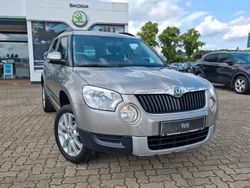 Cappuccinobeige metallic Gebraucht 2012 Skoda Yeti Plus Edition SUV | 11.800 € (Teuer)