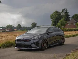 Grau Gebraucht 2020 Kia ProCeed GT Kleinwagen | 23.000 € (Fairer Preis)