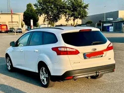 Weiß Gebraucht 2013 Ford Focus Kombi | 2.299 € (Guter Preis)