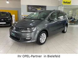 Grau Gebraucht 2019 VW Sharan Comfortline Van / Kleinbus | 26.990 € (Teuer)