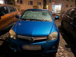 Grün Gebraucht 2005 Opel Tigra Cabrio | 2.500 € (Guter Preis)