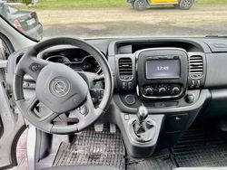 Silber Gebraucht 2016 Opel Vivaro S Van | 9.980 € (Superpreis)