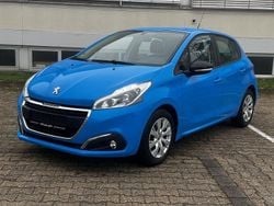 Weiß Gebraucht 2018 Peugeot 208 Active Kleinwagen | 6.800 € (Guter Preis)