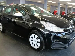 Schwarz Gebraucht 2017 Peugeot 208 Kleinwagen | 6.480 € (Etwas zu teuer)