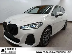 Alpinweiss iii Gebraucht 2024 BMW 218 Active Tourer M Sport Van / Kleinbus | 29.890 € (Guter Preis)