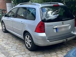Grau Gebraucht 2008 Peugeot 307 Kombi | 2.200 €
