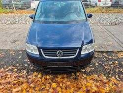 Blau Gebraucht 2006 VW Touran Trendline Van / Kleinbus | 2.300 € (Fairer Preis)