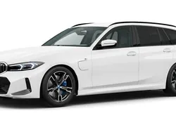 Weiß Gebraucht 2024 BMW 330e Comfort Edition Kombi | 48.214 € (Fairer Preis)