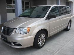 Beige Gebraucht 2014 Lancia Voyager Van / Kleinbus | 6.200 € (Superpreis)