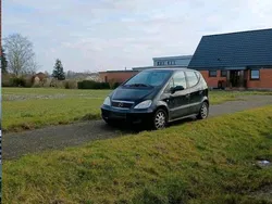 Schwarz Gebraucht 2002 Mercedes A160 Kleinwagen | 1.300 €