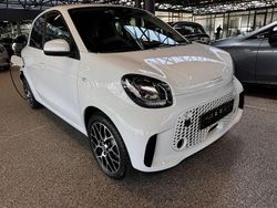 Weiß Gebraucht 2021 Smart ForFour Electric Drive Pulse Limousine | 8.600 € (Fairer Preis)