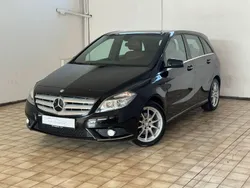 Kosmosschwarz metalliclack Gebraucht 2012 Mercedes B200 Edition Van / Kleinbus | 9.480 € (Fairer Preis)