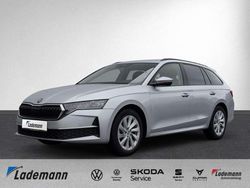 Brilliantsilber Gebraucht 2024 Skoda Octavia Kombi | 27.989 € (Superpreis)