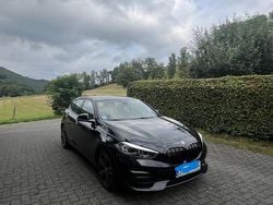 Schwarz Gebraucht 2022 BMW 118 Sport Line Kleinwagen | 19.000 € (Guter Preis)