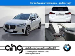 Weiß Gebraucht 2022 BMW 218 Active Tourer Van / Kleinbus | 26.930 € (Teuer)