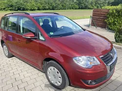 Rot Gebraucht 2010 VW Touran Trendline Van / Kleinbus | 3.650 € (Superpreis)