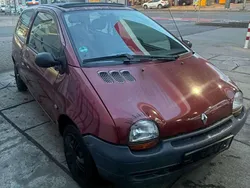 Rot Gebraucht 1996 Renault Twingo Kleinwagen | 900 €