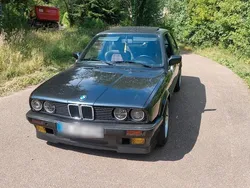 Schwarz Gebraucht 1990 BMW 316 Limousine | 9.800 €