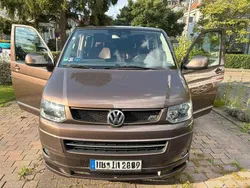 Braun Gebraucht 2011 VW T5 Highline Van | 27.500 € (Teuer)