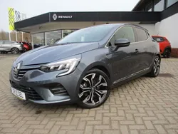 Grau Gebraucht 2021 Renault Clio V Intens Limousine | 18.990 € (Etwas zu teuer)