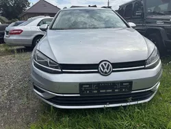 Reflexsilber metallic Gebraucht 2019 VW Golf VII Comfortline Kombi | 16.299 € (Guter Preis)