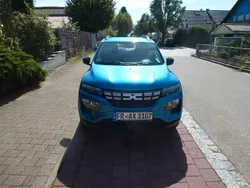 Blau Gebraucht 2023 Dacia Spring Essentiel Kleinwagen | 10.980 € (Guter Preis)