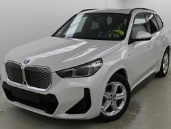 Mineralweiss metallic Gebraucht 2024 BMW iX1 M Sport SUV | 44.950 € (Fairer Preis)