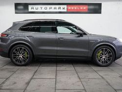 Grau Gebraucht 2024 Porsche Cayenne SUV | 91.880 € (Guter Preis)