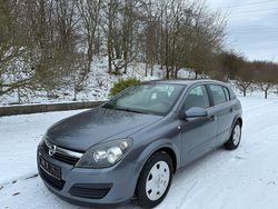 Grau Gebraucht 2005 Opel Astra Elegance Limousine | 2.990 € (Teuer)