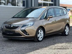 Braun Gebraucht 2013 Opel Zafira Tourer Edition Van / Kleinbus | 9.999 € (Fairer Preis)