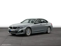 Skyscraper grau metallic Gebraucht 2024 BMW 330e Comfort Edition Limousine | 42.634 € (Fairer Preis)