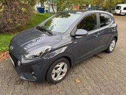 Grau Gebraucht 2023 Hyundai i10 Prime Kleinwagen | 13.999 € (Fairer Preis)