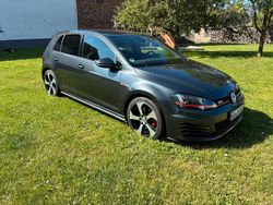 Grau Gebraucht 2014 VW Golf VII GTI Limousine | 17.500 € (Etwas zu teuer)