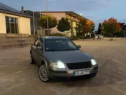 Grau Gebraucht 2002 VW Passat Limousine | 1.800 € (Guter Preis)