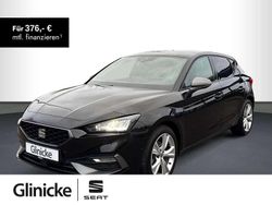 Mitternachtsschwarz Gebraucht 2025 Seat Leon FR Limousine | 29.870 € (Teuer)