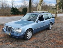 Blau Gebraucht 1994 Mercedes E300 Kombi | 14.900 €