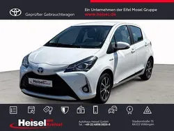 Schneeweiß Gebraucht 2018 Toyota Yaris Hybrid Basis | 15.490 € (Superpreis)