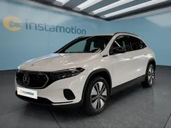 Weiß Gebraucht 2021 Mercedes EQA250 SUV | 29.599 € (Guter Preis)