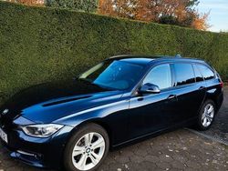 Blau Gebraucht 2015 BMW 320 Sport Line Kombi | 16.499 € (Etwas zu teuer)
