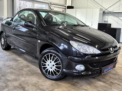 Schwarz Gebraucht 2004 Peugeot 206 CC Platinum Cabrio | 1.990 € (Fairer Preis)