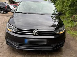 Schwarz Gebraucht 2016 VW Touran Van / Kleinbus | 12.100 € (Etwas zu teuer)