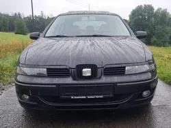 Schwarz Gebraucht 2002 Seat Leon Limousine | 3.350 € (Teuer)